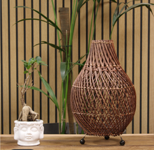 Load image into Gallery viewer, Rattan table lamp - Brown
