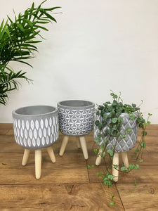 Table Pot with Feet