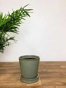 Ceramic pot with saucer
